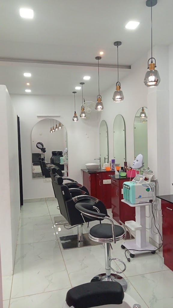 Highlight Makeover Studio