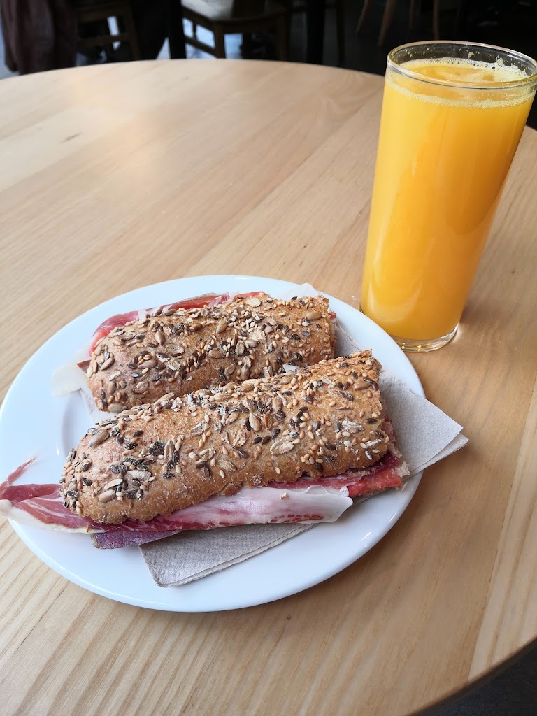 365 | Badalona — Comida y bebida