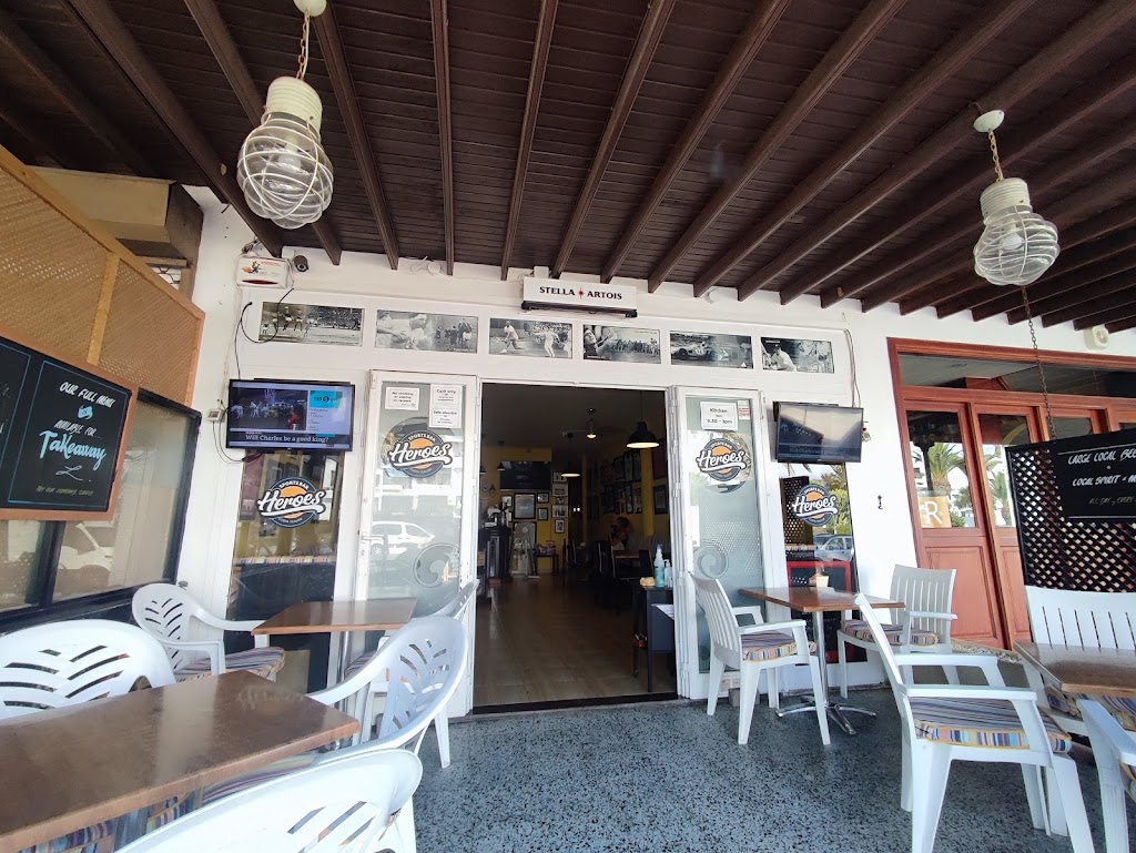 Heroes Sports Bar,Costa Teguise Lanzarote