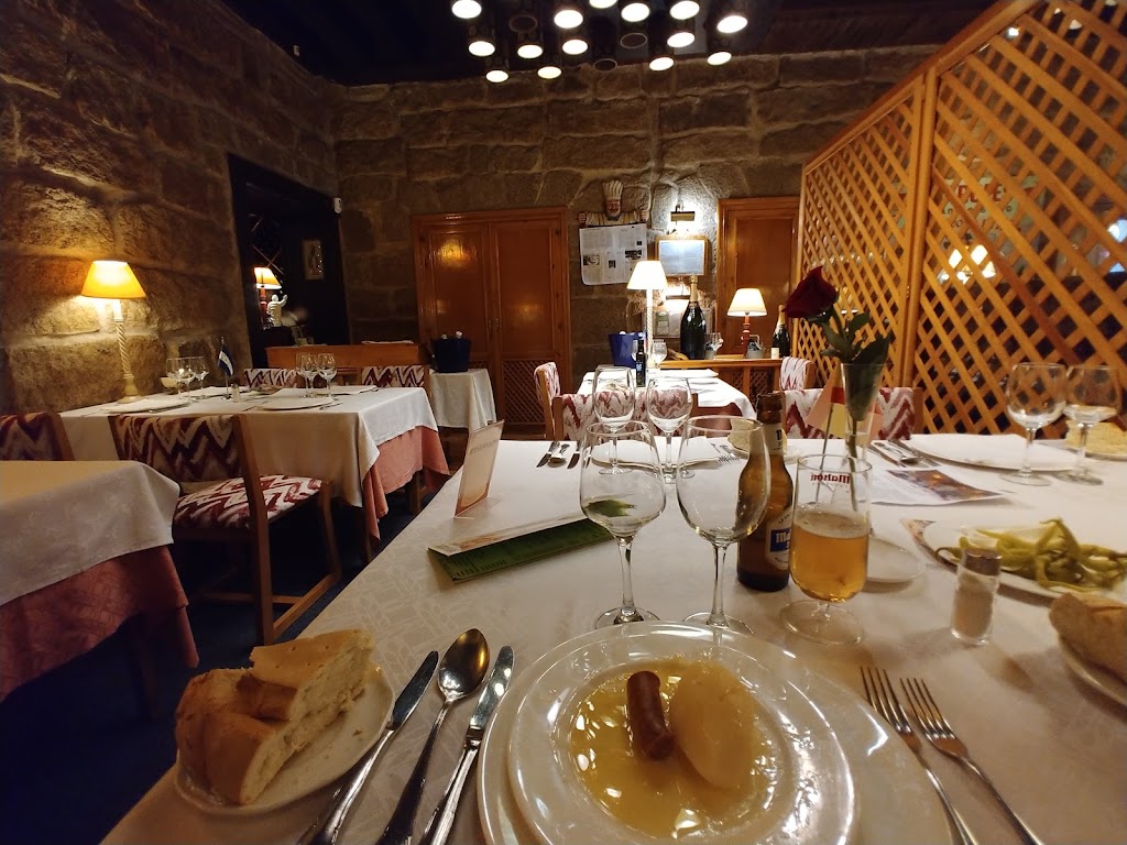 Charoles Restaurante — Comida y bebida