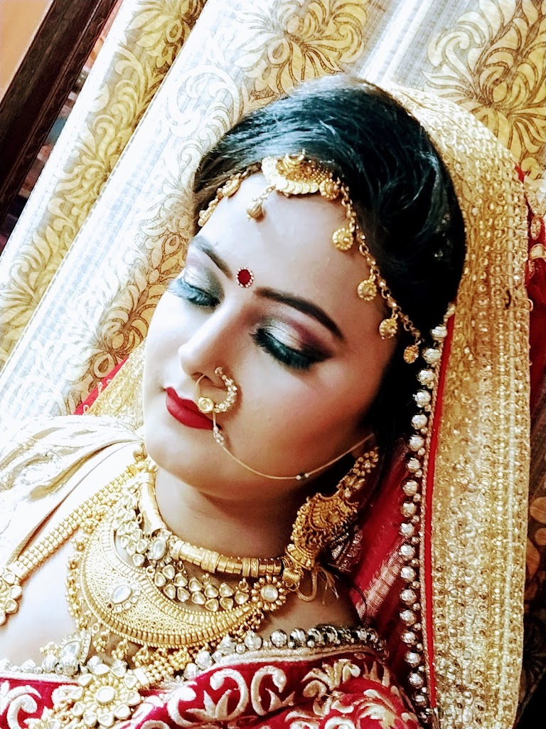 Kumud Beauty Parlour