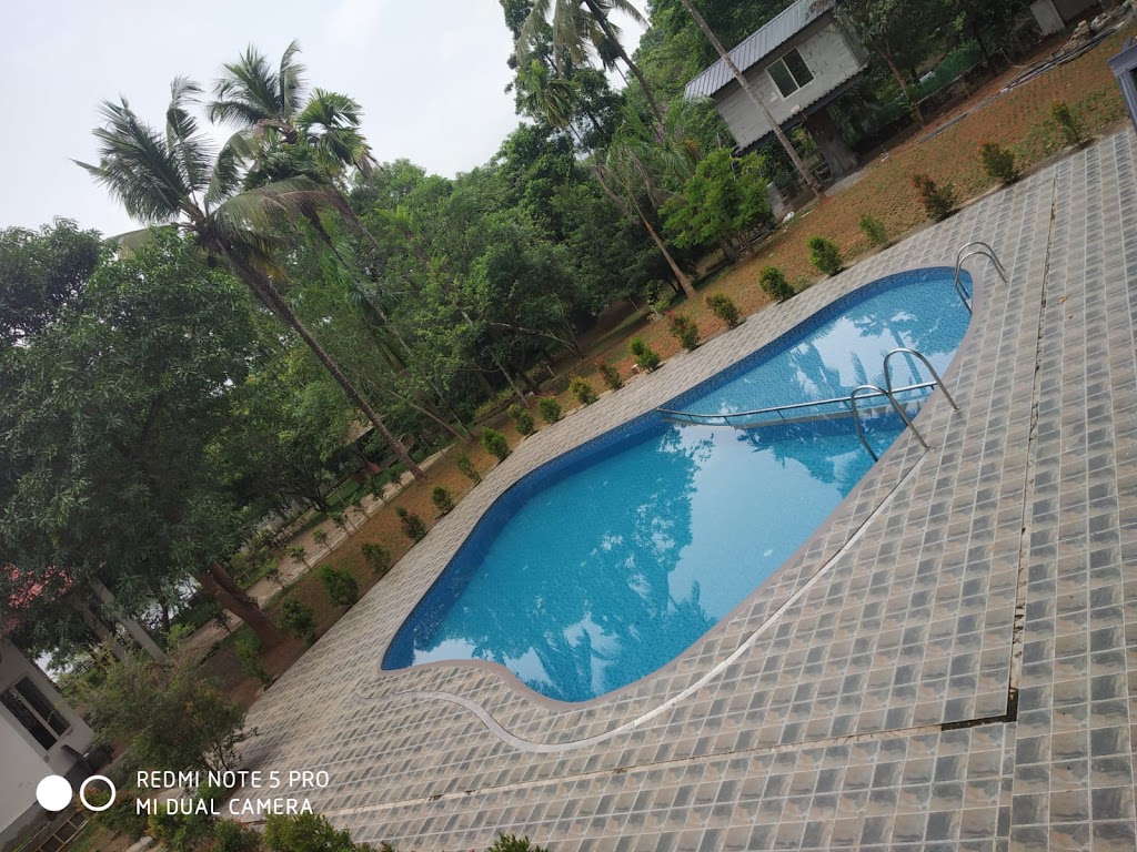Peninsular Woods Resort