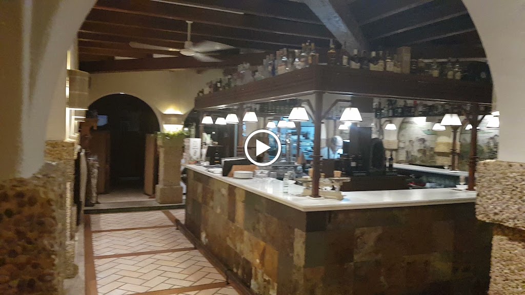 Restaurante La Piedra — Videos