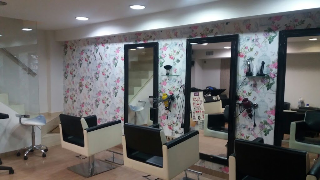 Lola Nuevo Estilo — Interior