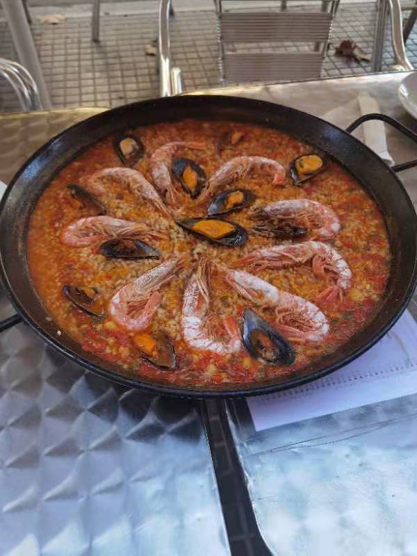 Taberna Sanchez — Comida y bebida