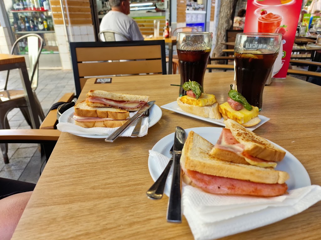 Restaurante La Casona — Comida y bebida