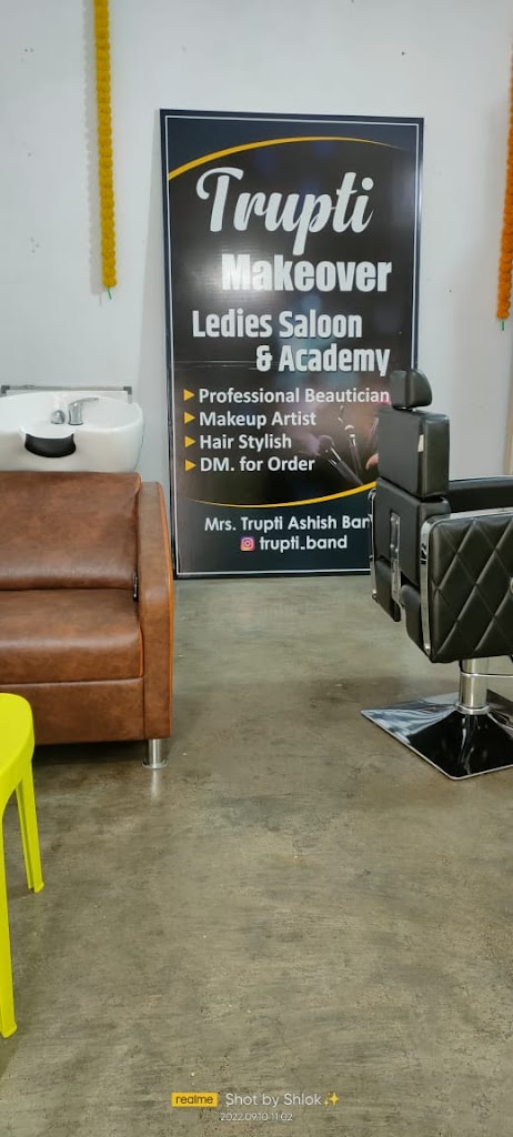Trupti Makeover Ladies Saloon Academy Best Saloon In Dhamangaon
