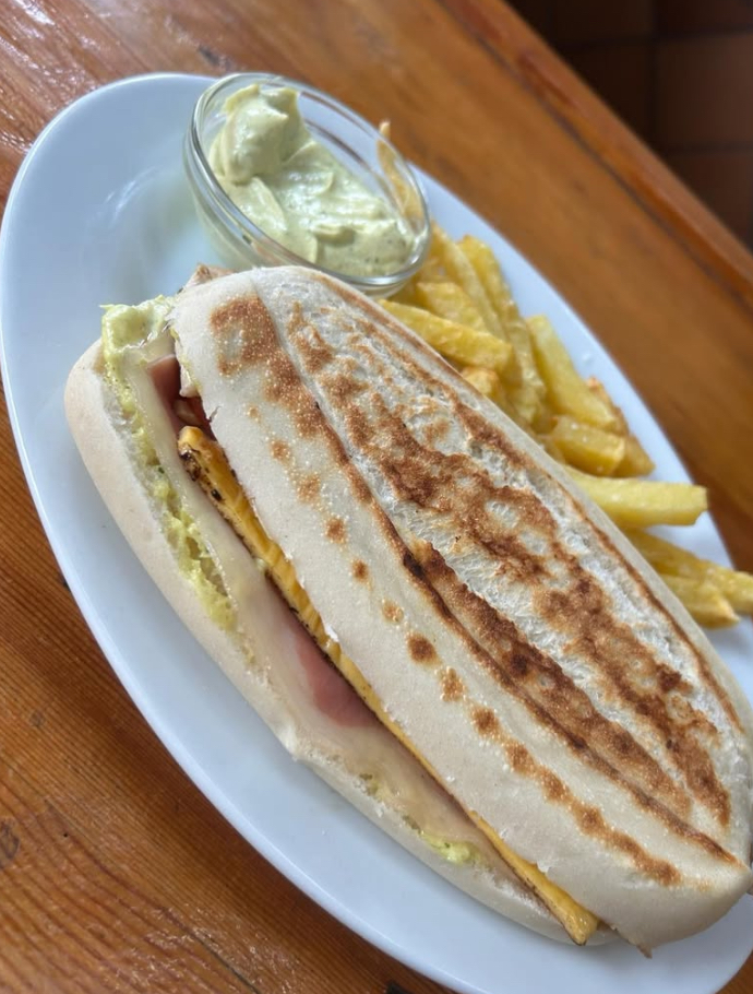 Bar Ta'To Bueno — Comida y bebida
