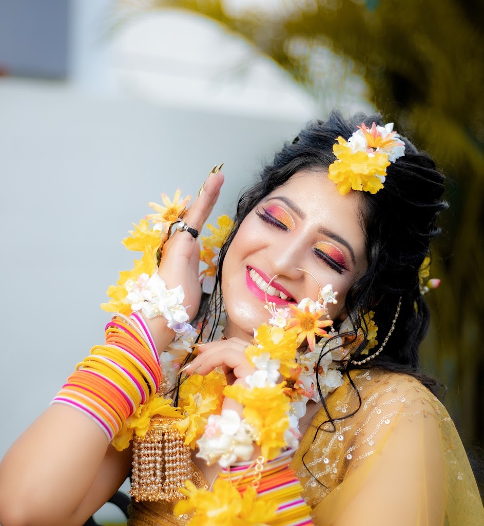 Rose Makeovers Academy Best Beauty Parlour Classes Bridal Makeup Hair Artist Rental Costumes Gandhidham