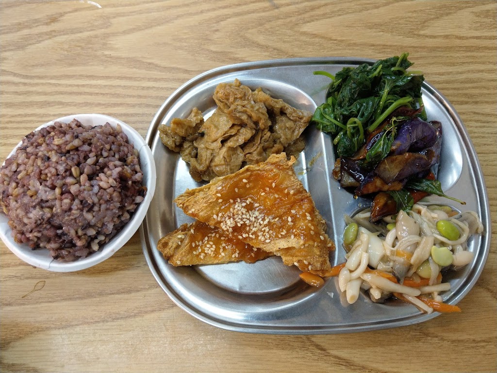 清心素食自助餐館 的照片