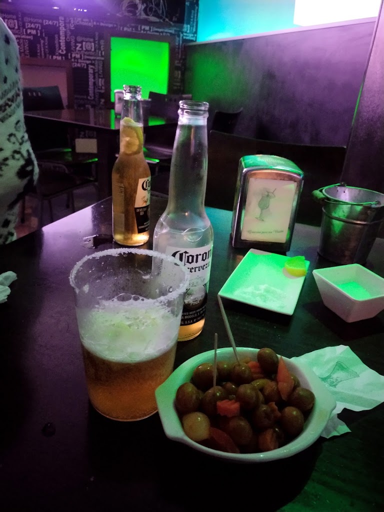 Cafe Pub La Oficina — Comida y bebida