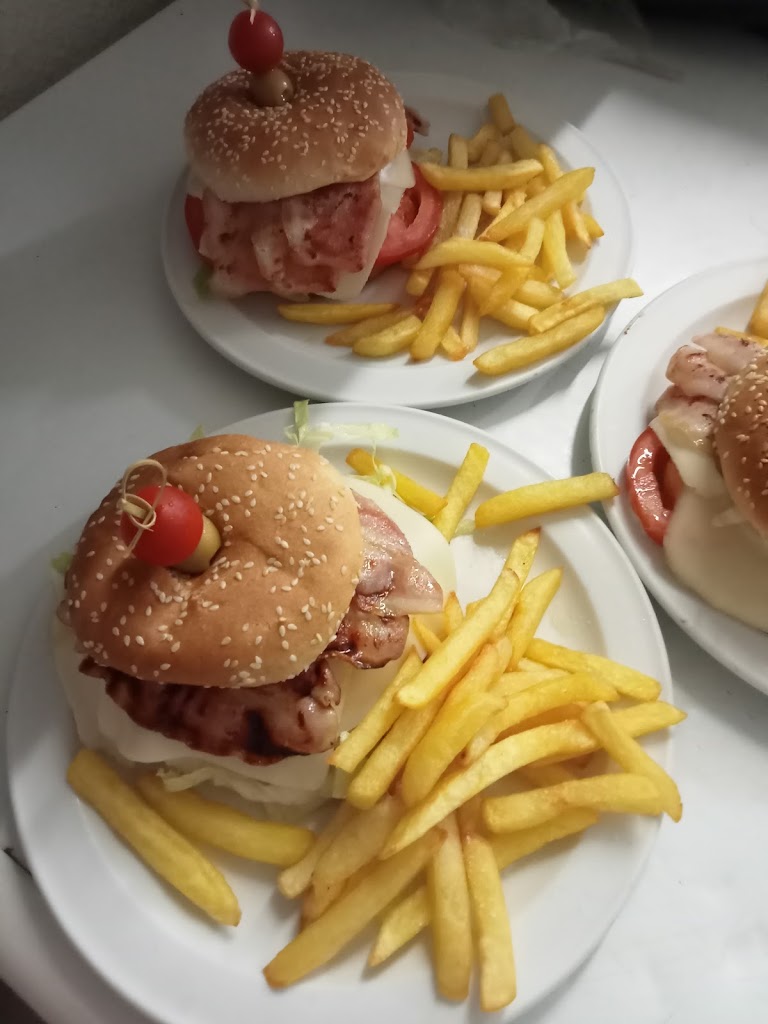 Cafeteria Punta Del Este — Comida y bebida