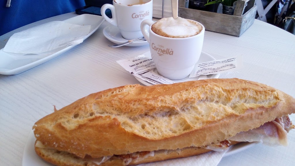 Panaderia-Cafeteria El Paseo — Cafe