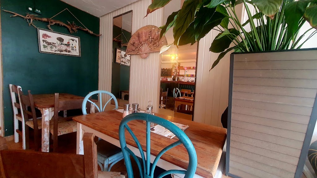 The Hangover Corner — Ambiente