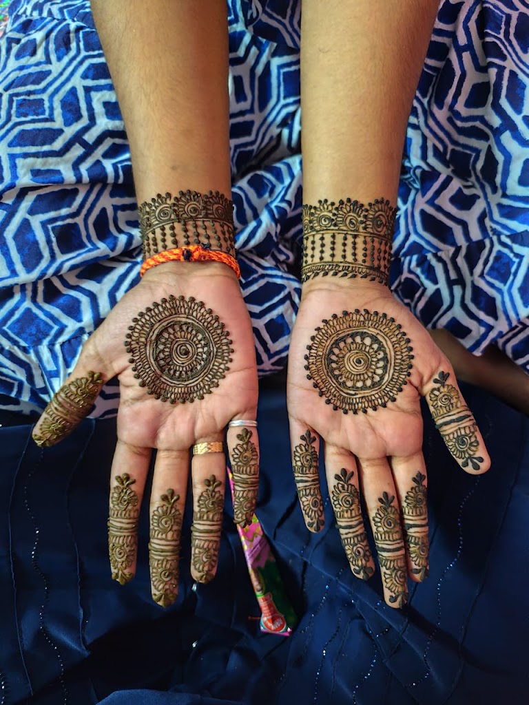 Vyshu Beautyparlour Only Ladies