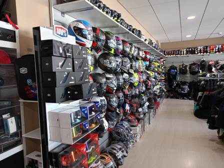 Comercial Bermudez Concesionario Yamaha Talavera — Interior