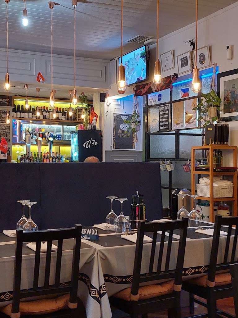 GustoKo Bar Restaurante — Ambiente