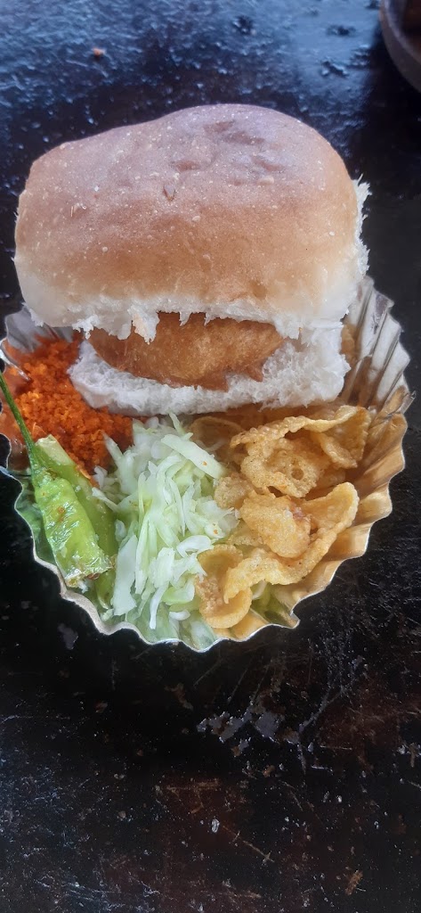 Mayur Vadapav One Of The Famous Vadapav And Dabeli Center In Old Jalna