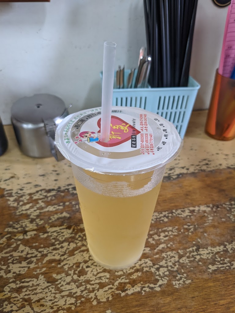 新美專業茶飲（台南成大店） 的照片