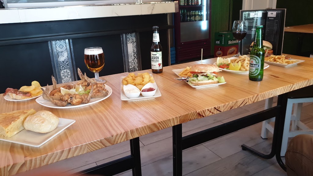 Cafeteria Miky- Tapas sin fin — Comida y bebida