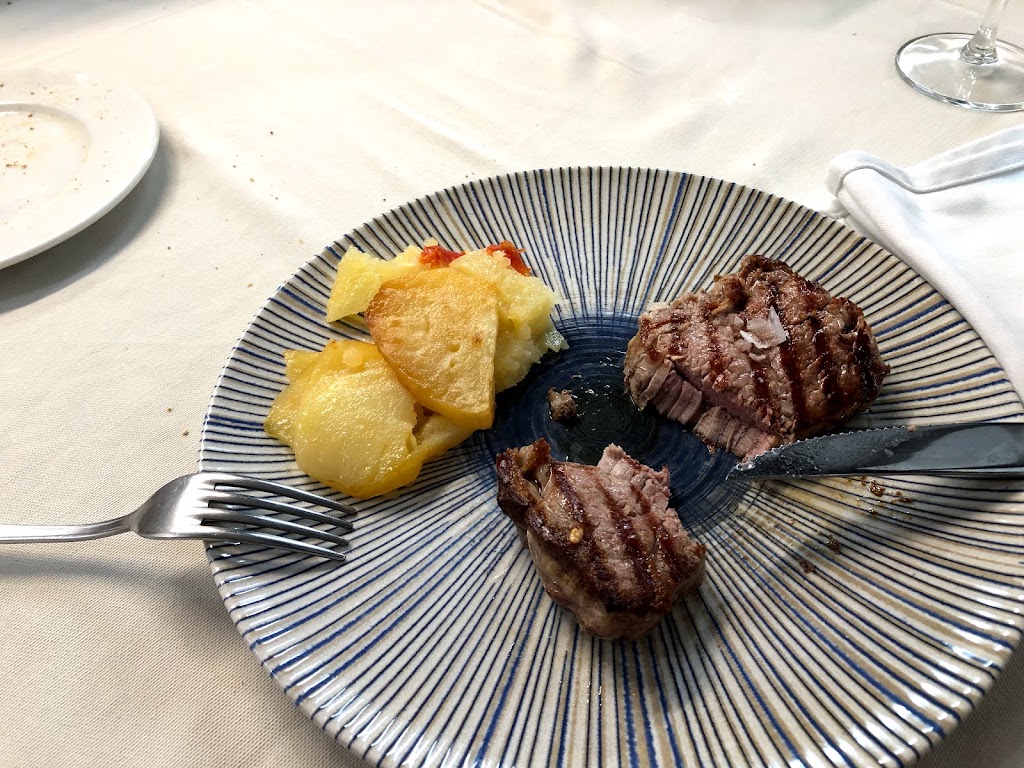 Restaurante El Gourmet Aljan — Comida y bebida