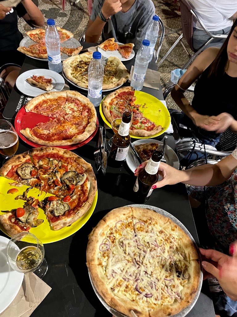Pizzeria Italiana La Famuzza — Pizza