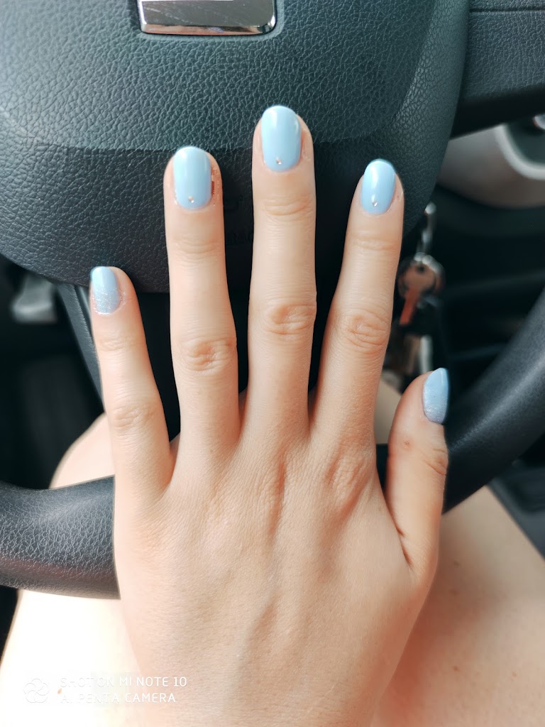 Estetica y Peluqueria Victoria — Manicura