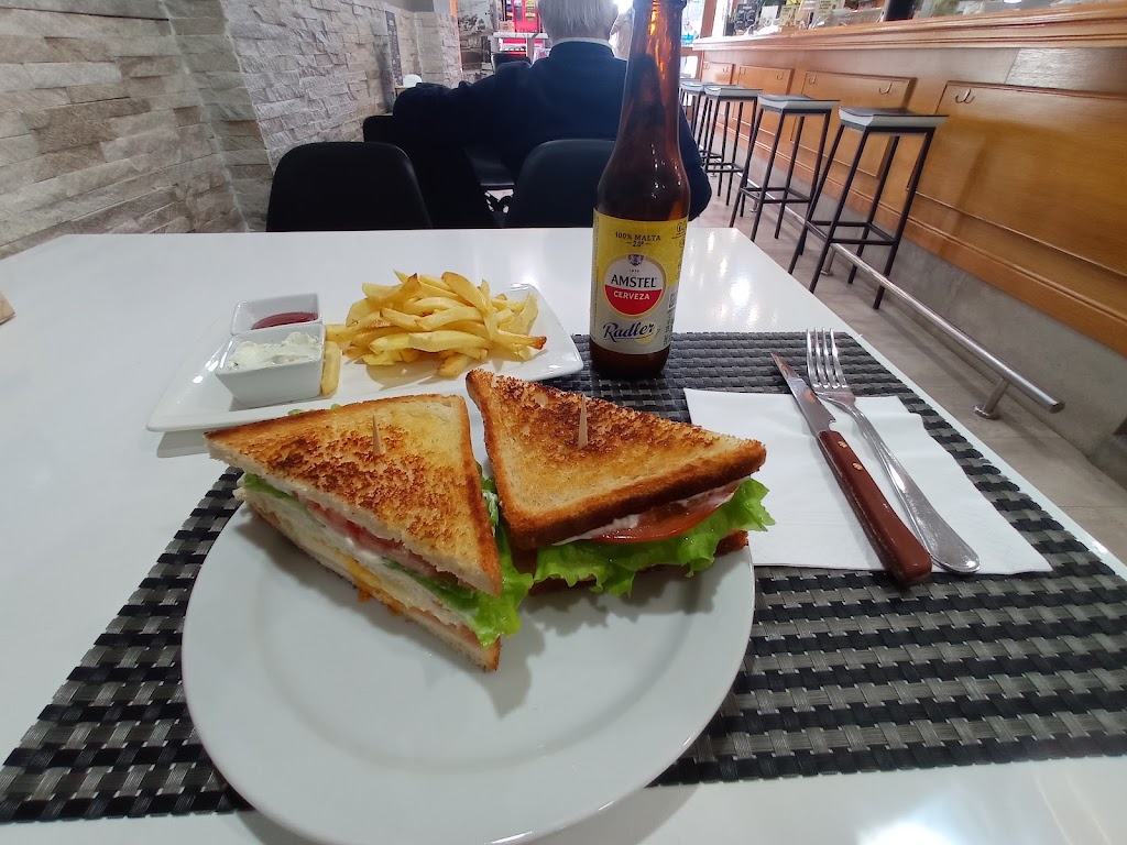 Cafeteria Reina — Del propietario