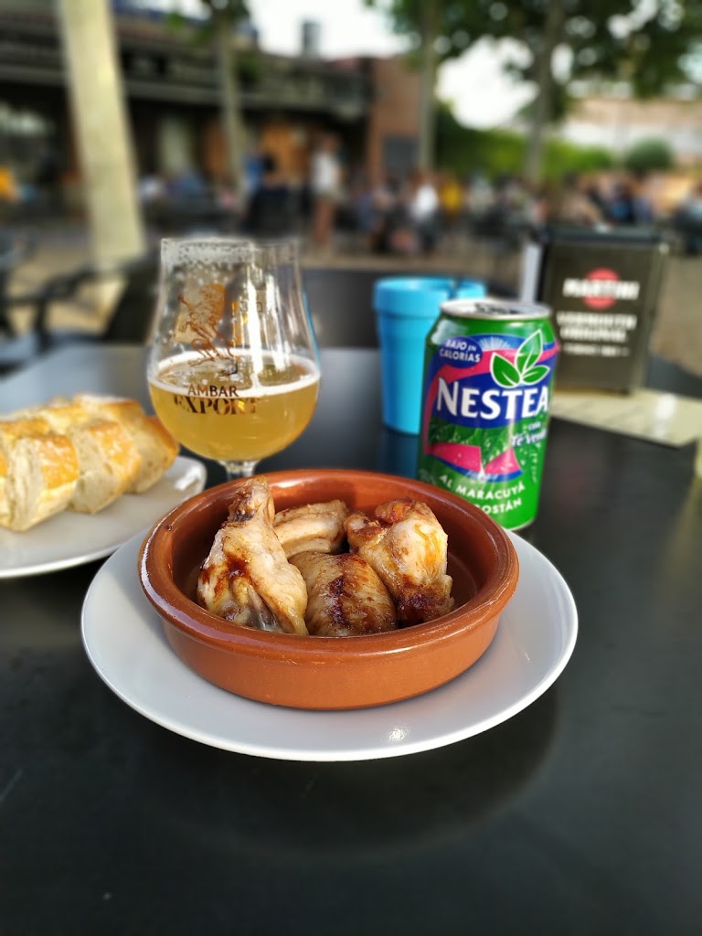 Bar Benny — Comida y bebida