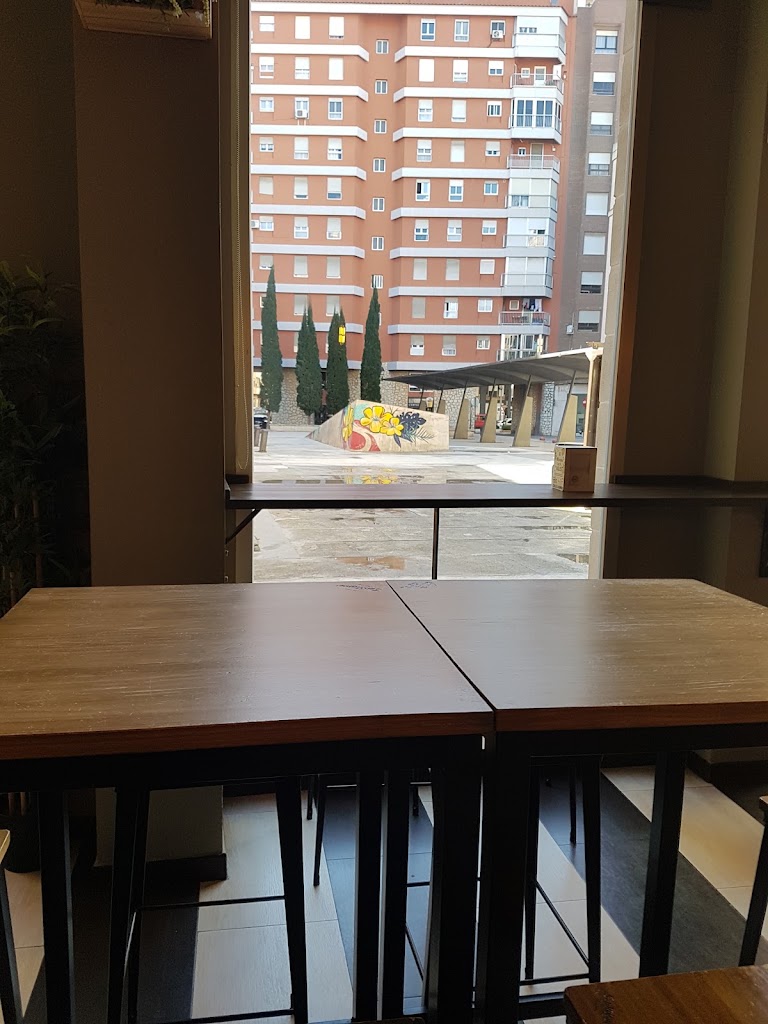 BarBas Cerveza Vinos y Tapas — Ambiente