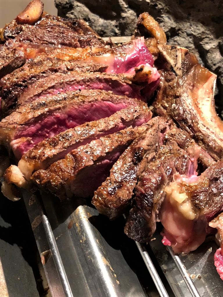 Kerren Asador — Comida y bebida