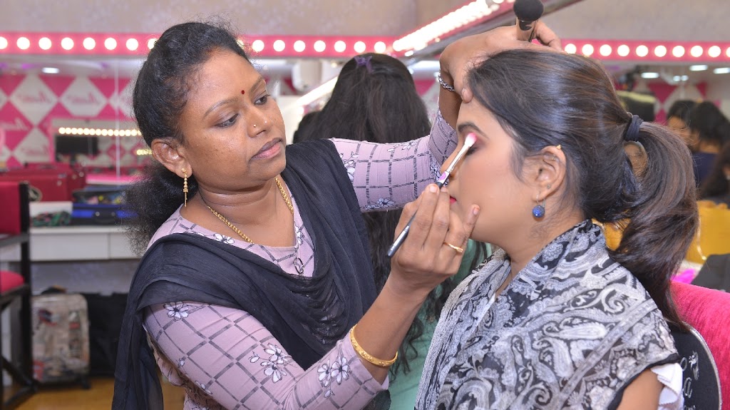 Poorna Beauty Parlour