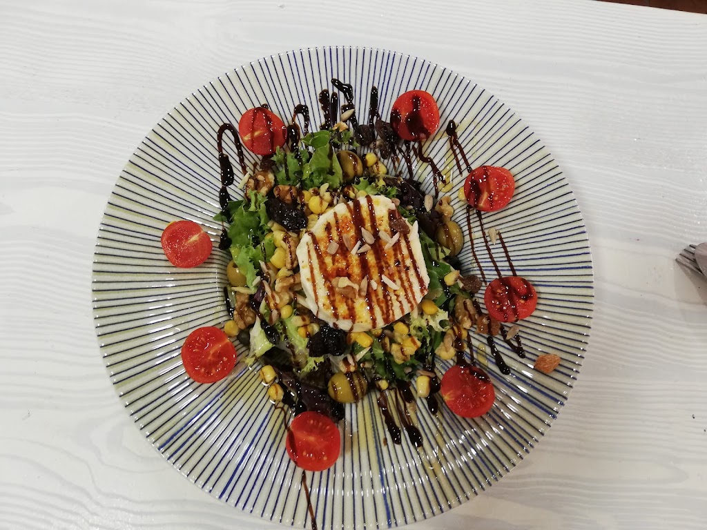 La Finestreta Restaurante — Comida y bebida