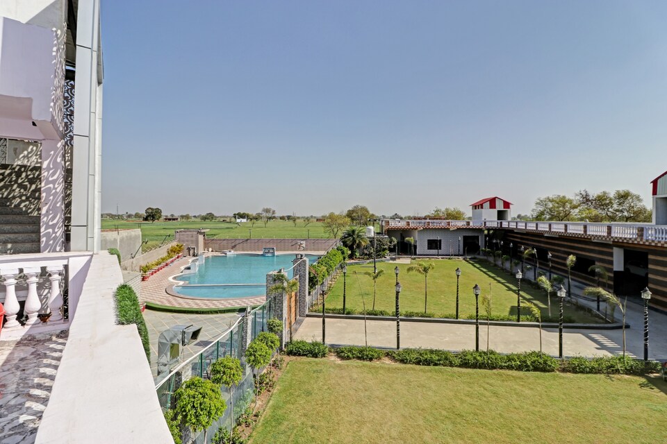 Flagship Hm Resort And Swimming Pool