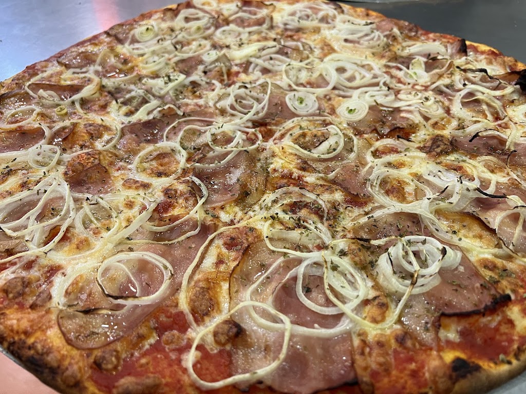 Hazzme Pizza — Comida y bebida