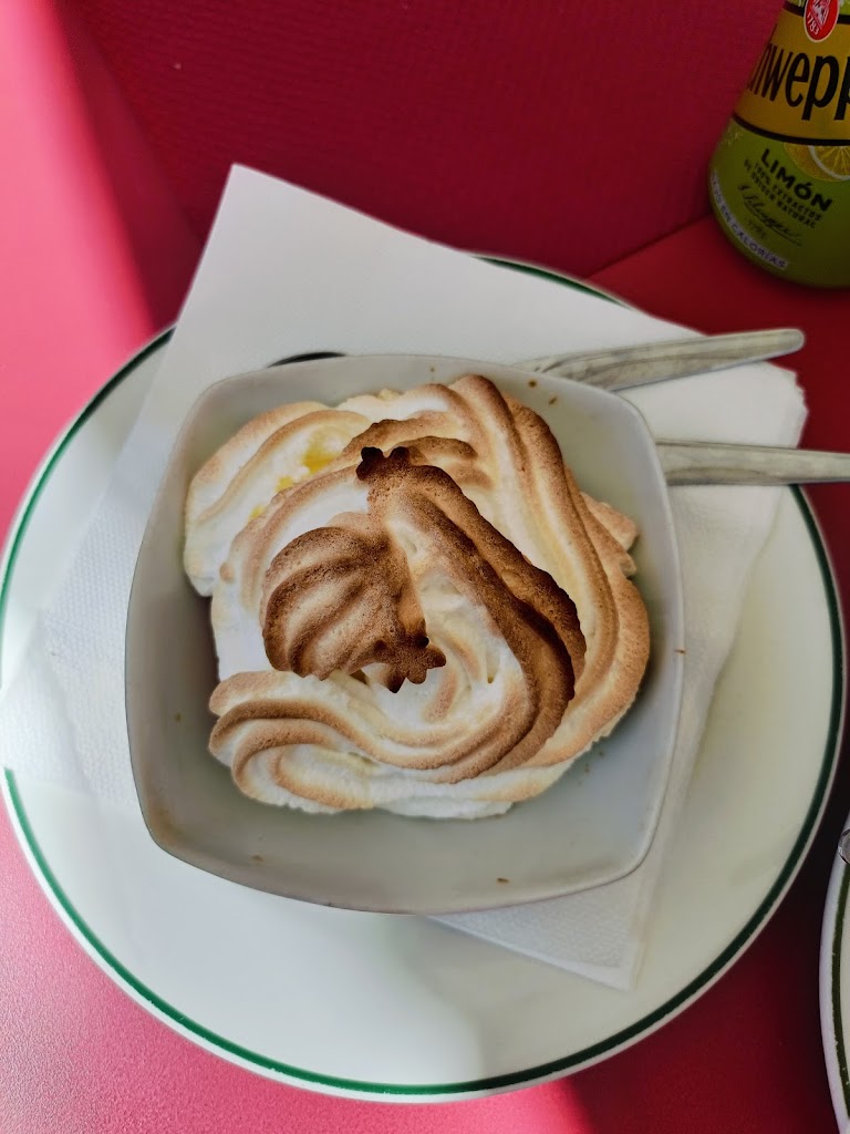 Restaurante la Cuchara de Plata — Comida y bebida