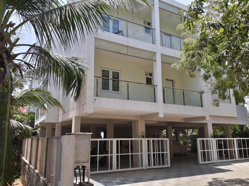 Posh Residency Ecr