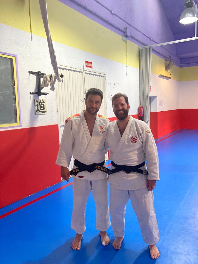 Escuela de Judo Fresnos — Del propietario