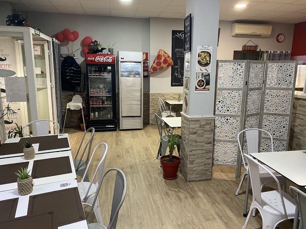 Pizzeria El Bigote — Ambiente