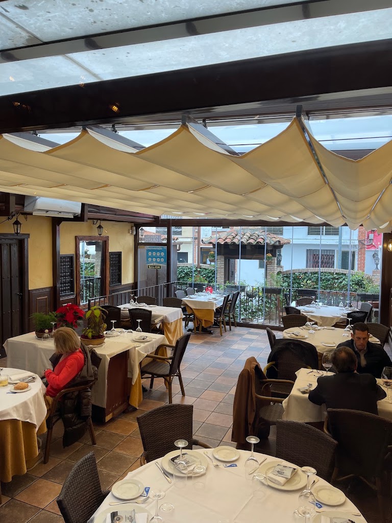 La Gabarra Cocina Vasca — Ambiente