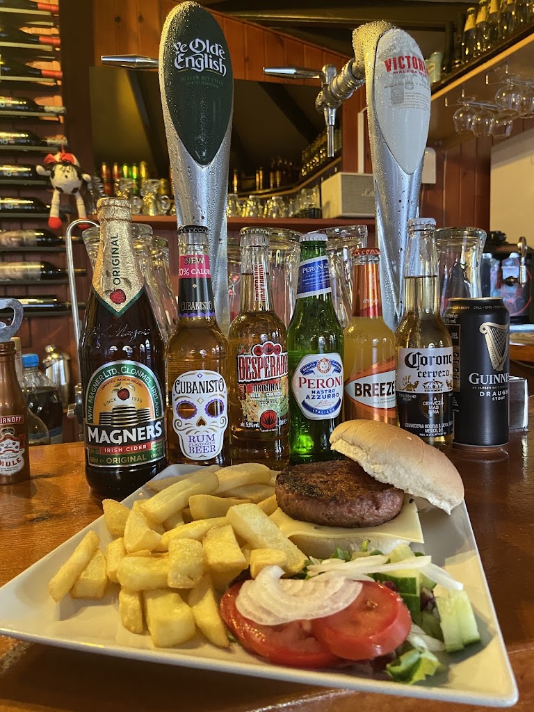 Koopers Bar — Comida y bebida