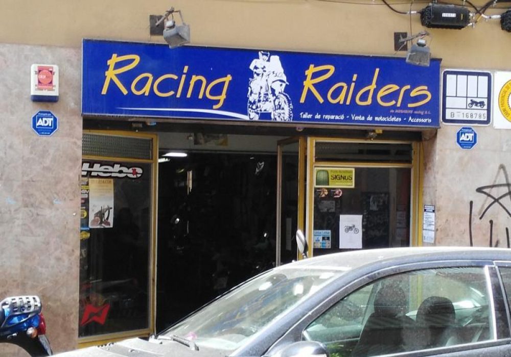 Racing Raiders by Megabike — Exterior