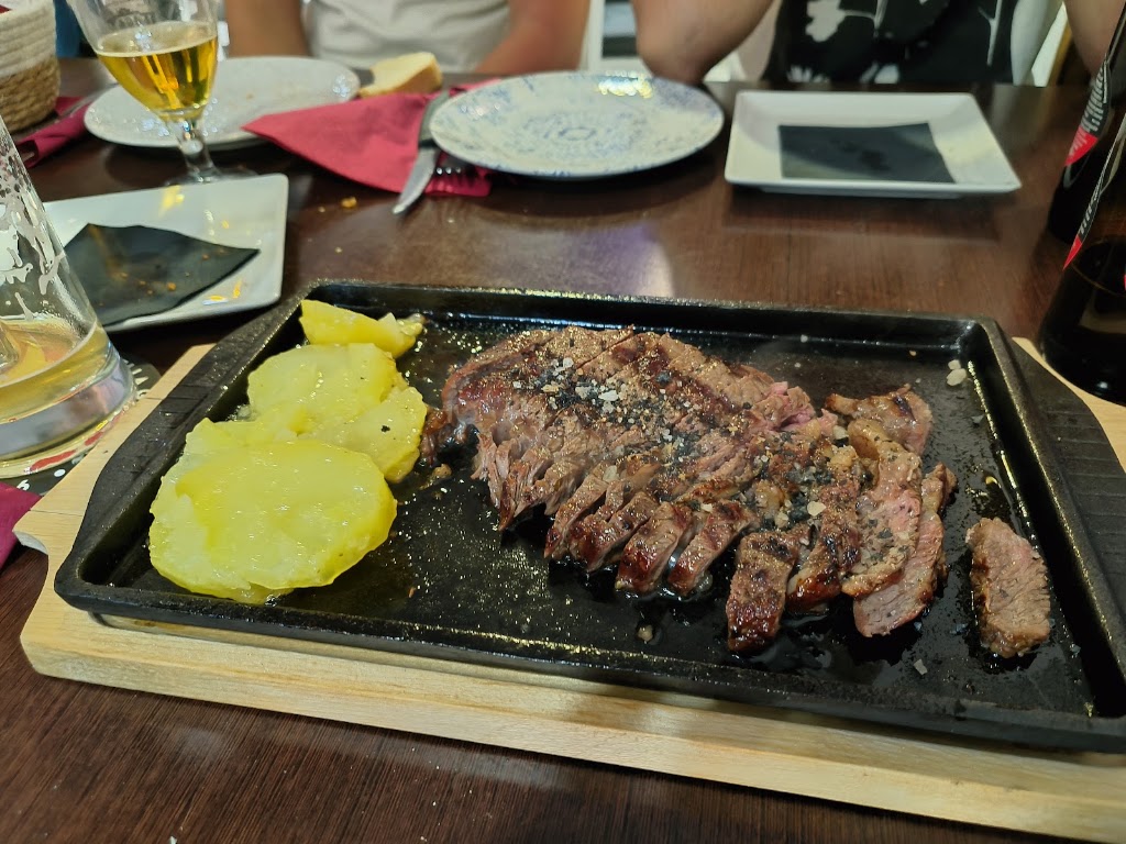 Los fogones de Elaia — Comida y bebida
