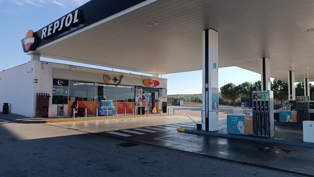 Estacion de Servicio Repsol — Exterior