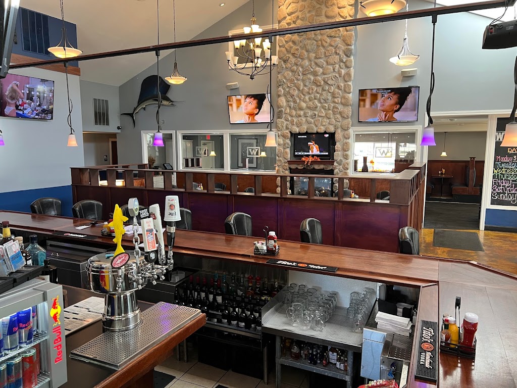  Waterfront Pub & Grill