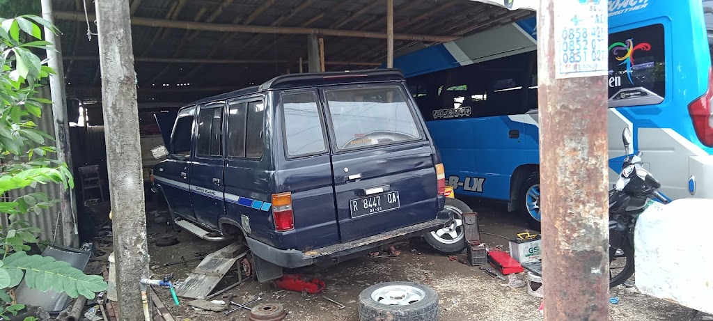 Bengkel mobil cundrik