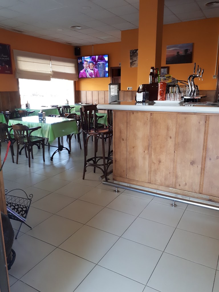 Cafe Bar 54 - Miliki — Ambiente