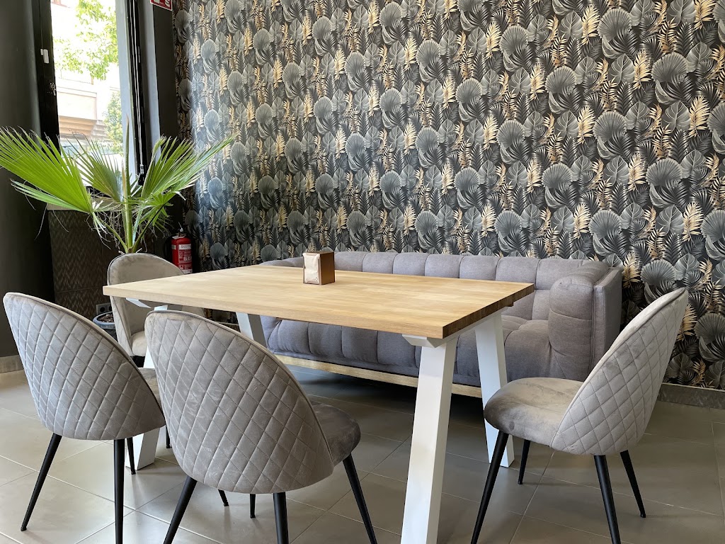 NOSTRUM Cafeteria Restaurante — Ambiente