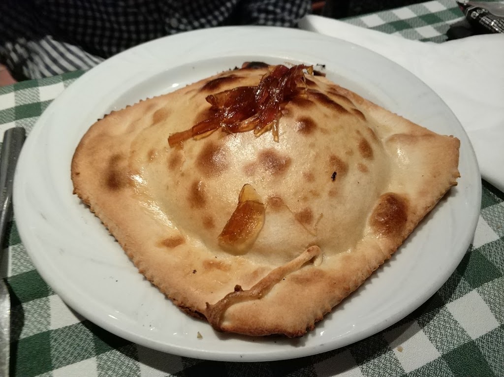 Restaurante Trattoria Pizzeria Trastevere — Calzone