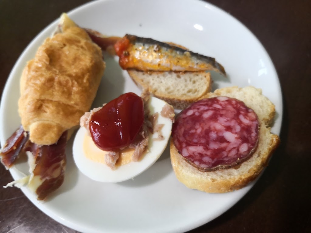 Bar O Muino Vello — Comida y bebida